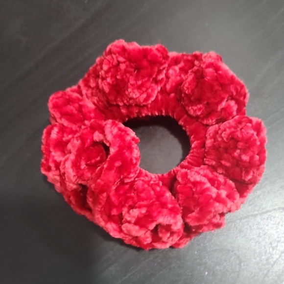 yarnovermarie Accessories - 1 Red JUICY COUTURE Scrunchie